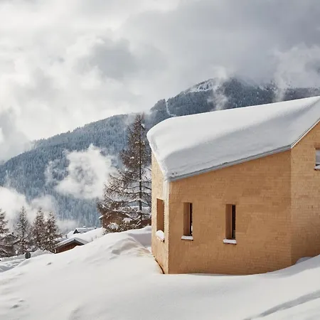 拉芮诗酒店 酒店 *