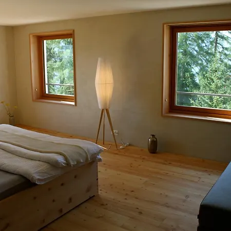 拉芮诗酒店 酒店 *