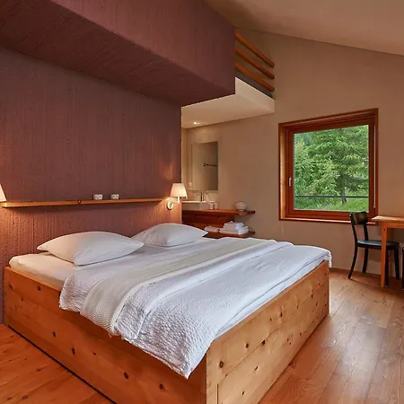 Hotel Laresch *